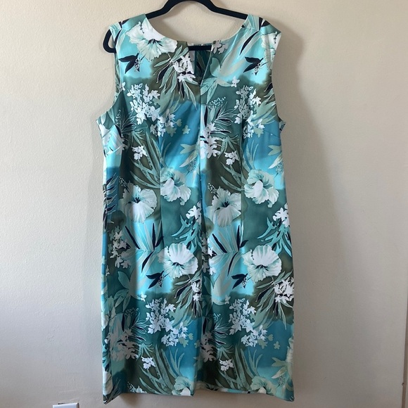 Dress Barn Dresses & Skirts - Blue White Floral Shift Dress Dress Barn 18W Short plus Sleeveless Summer